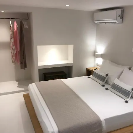 Fourteen Seasons House *