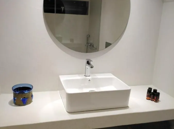 Apartment Fourteen Seasons House