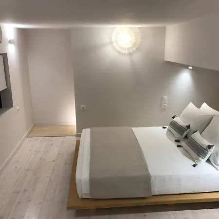 Fourteen Seasons House アパート