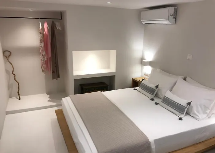 Fourteen Seasons House *