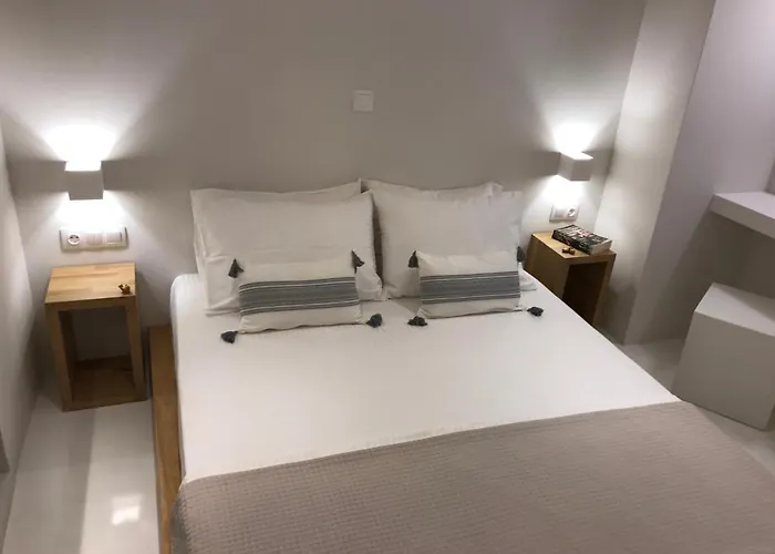 Fourteen Seasons House *