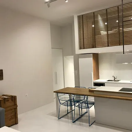 Apartment Fourteen Seasons House *